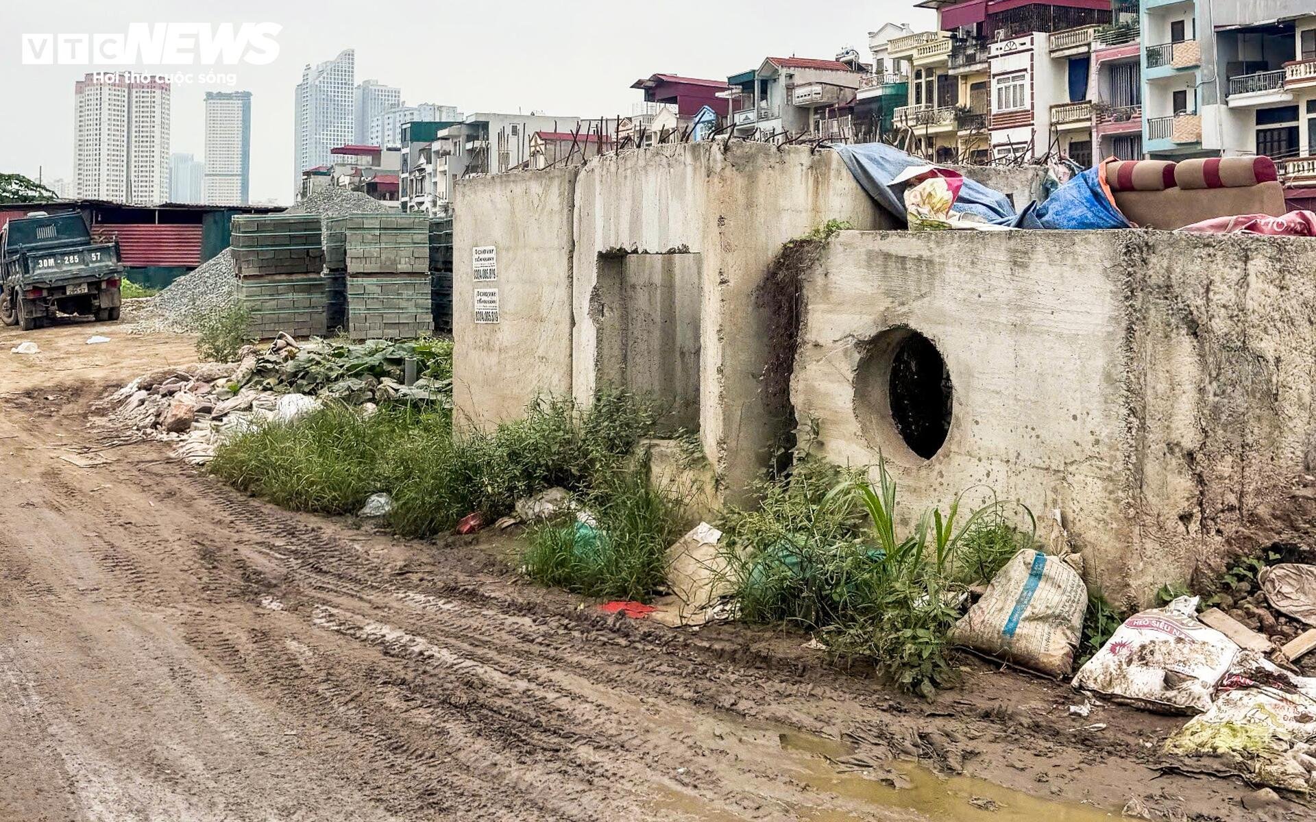 Hà Nội: Dự án thoát nước gần 7.500 tỷ vẫn ngổn ngang sau hơn một thập kỷ thi công - 7