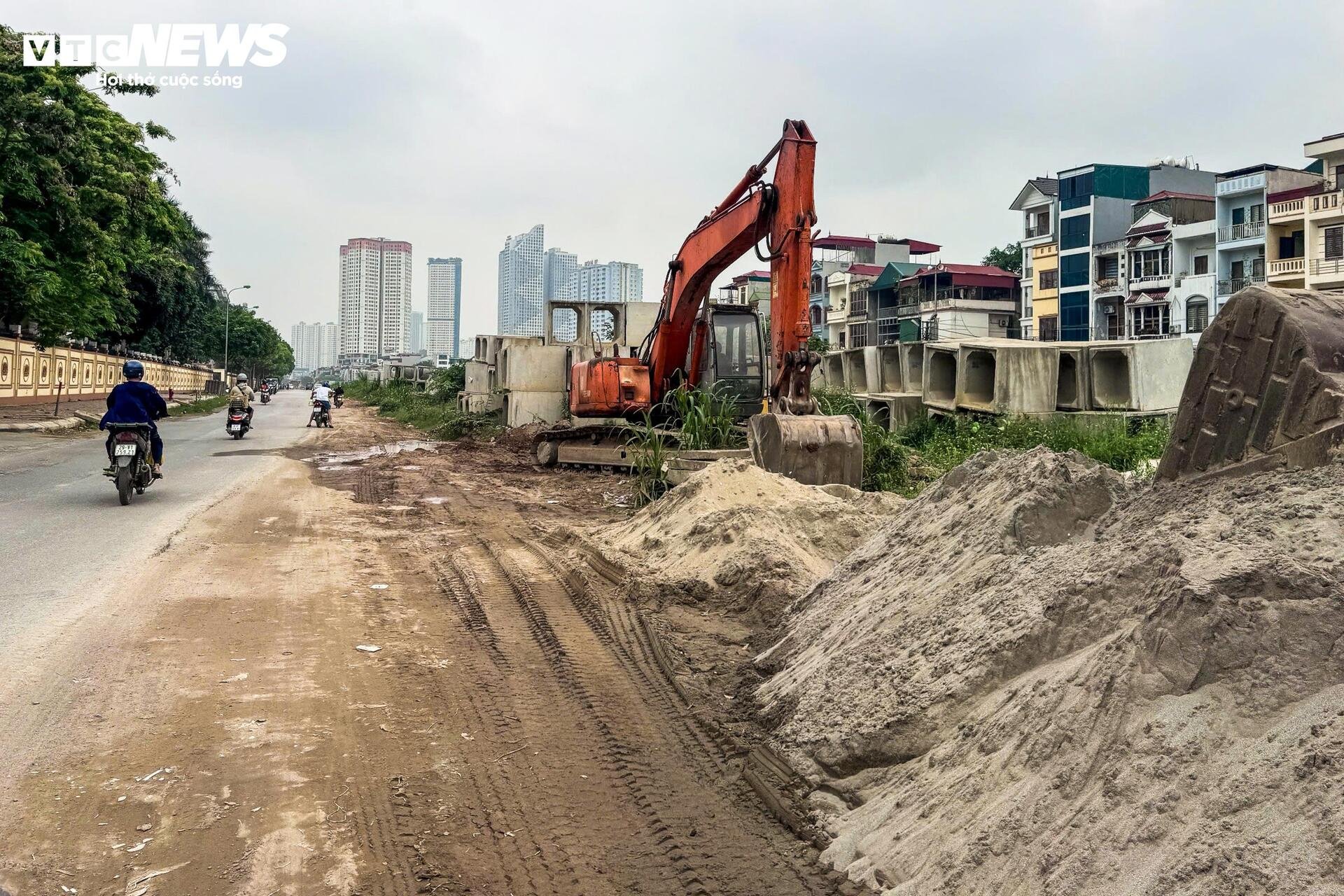 Hà Nội: Dự án thoát nước gần 7.500 tỷ vẫn ngổn ngang sau hơn một thập kỷ thi công - 8