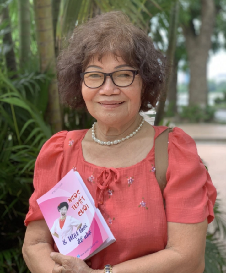 Nghệ sỹ Ngọc Tuyết còn có năng khiếu thi phú.