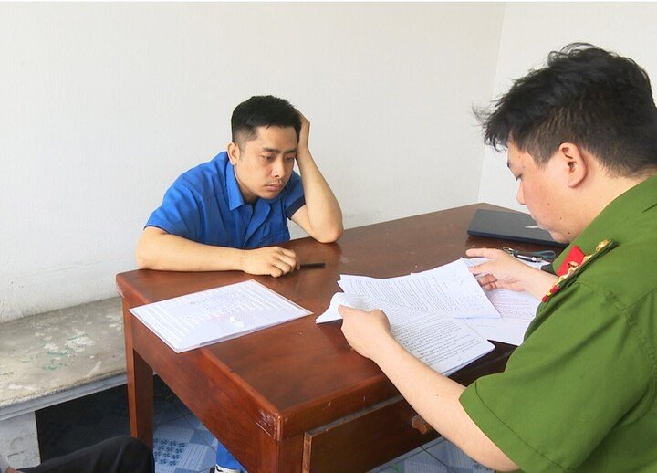 Bùi Đình Khánh bị đề nghị truy tố về hàng loạt tội danh, gồm: “Giết người”, “Mua bán trái phép chất ma túy”, “Tàng trữ, sử dụng trái phép vũ khí quân dụng” và “Cố ý làm hư hỏng tài sản”.