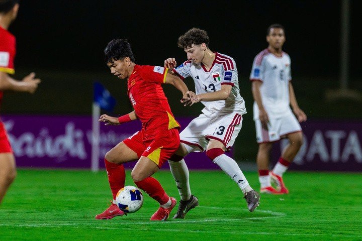 U17 Việt Nam lội ngược dòng trước U17 UAE.