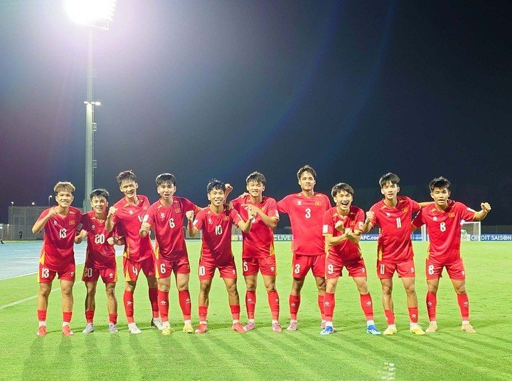 U17 Việt Nam đứng đầu bảng C giải U17 châu Á và giành quyền vào tứ kết, đồng nghĩa với suất tham dự World Cup U17.