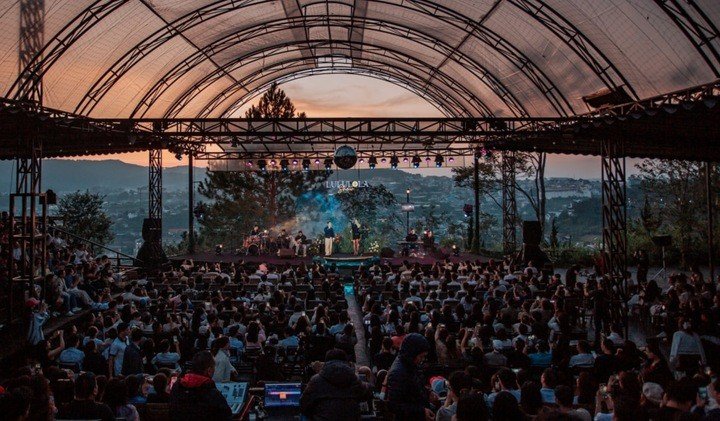 Lululola show là một trong những mô hình âm nhạc nổi tiếng tại Đà Lạt.