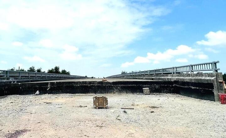 Mới đây, UBND TP Đà Nẵng có văn bản chỉ đạo, đôn đốc hoàn thiện hàng loạt các cây cầu trên địa bàn thành phố, trong đó có cầu Tây An 1 và Tây An 2.