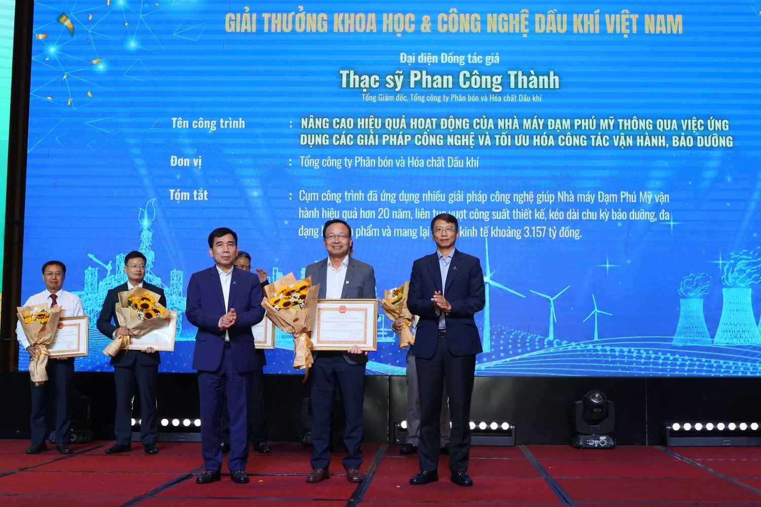 18-1779073429-pvfcco-phu-my-thang-giai-khoa-hoc-va-cong-nghe-dau-khi-viet-nam-voi-gia-tri-lam-loi-3157-ty-dong