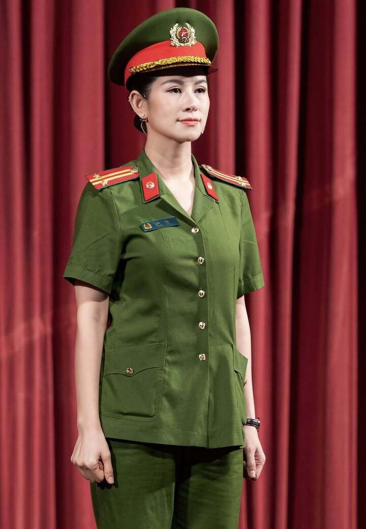 Khác với vẻ 