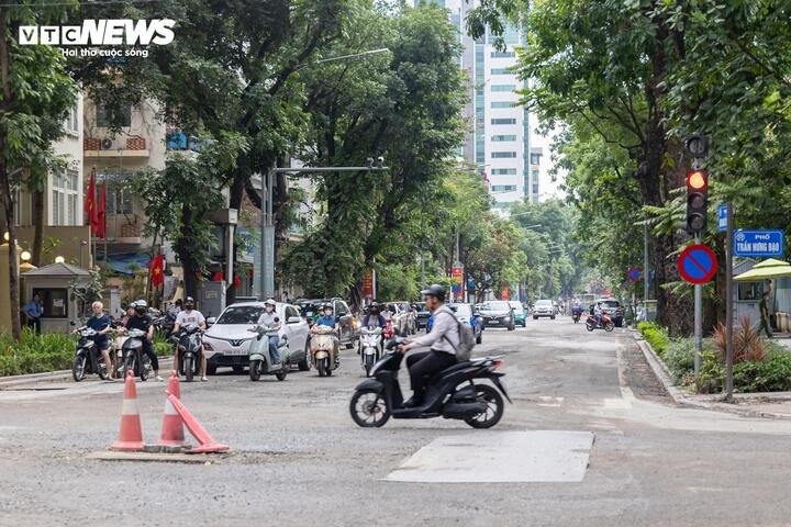 Khu vực ngã tư Quang Trung – Trần Hưng Đạo đã hoàn tất việc lắp đặt hệ thống cống hộp ngầm.