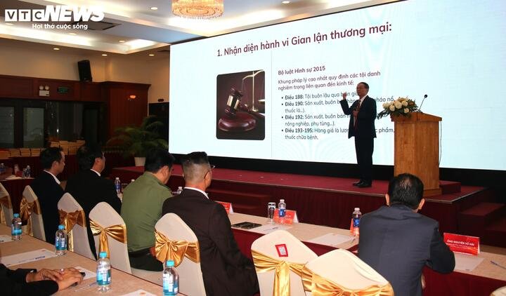 Theo Tiến sĩ Bùi Văn Quyền, Viện trưởng Viện Chống gian lận thương mại và hàng giả, thương mại điện tử đang trở thành “mặt trận” khó kiểm soát trong cuộc chiến chống hàng giả, hàng mạo danh.