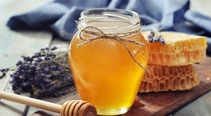 Mật ong có hàm lượng cực thấp nên vi khuẩn không thể phát triển. (Ảnh: Dreamtines)
