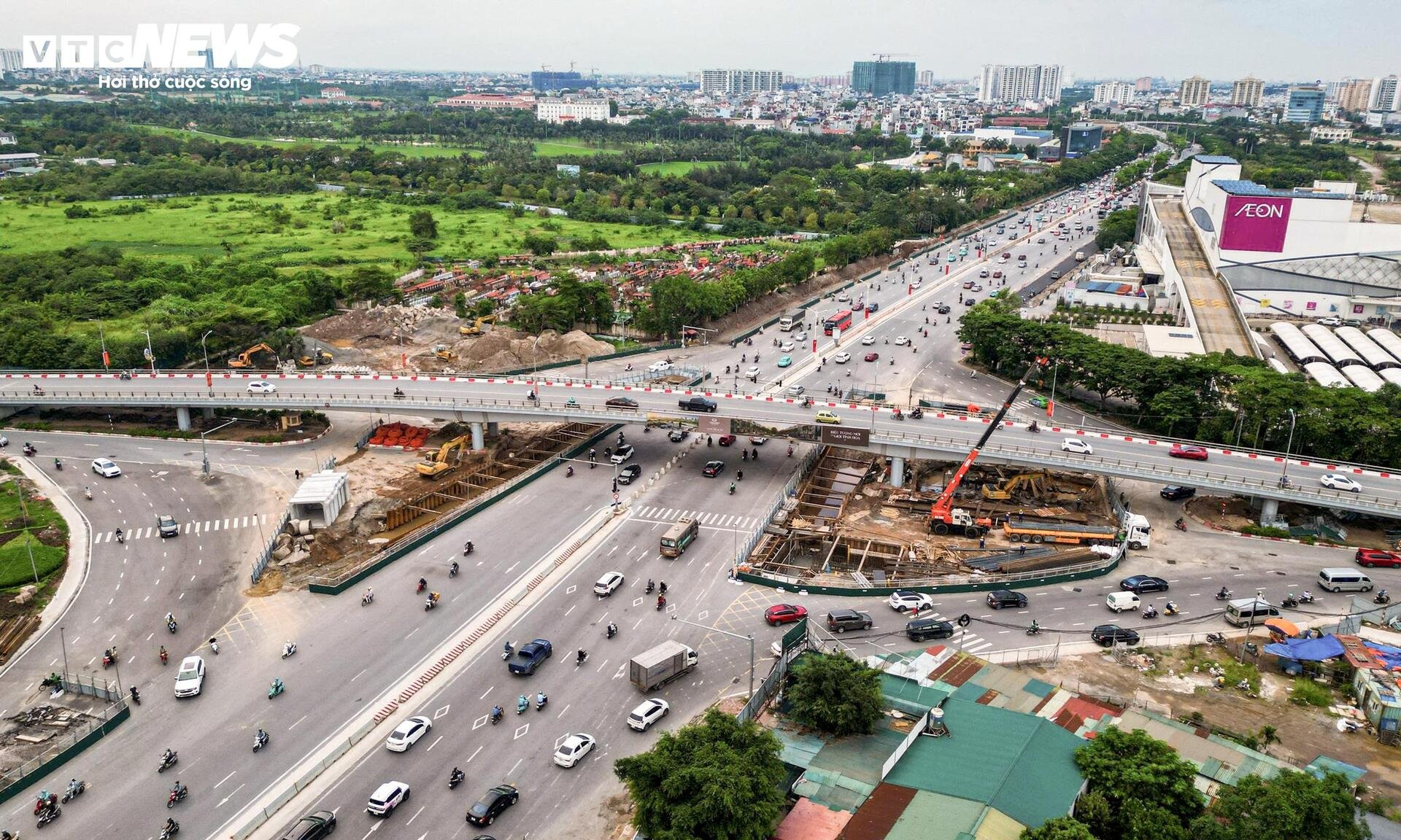 Công trường hầm chui gần 750 tỷ đồng dưới nút giao đông đúc phía Đông Hà Nội - 1