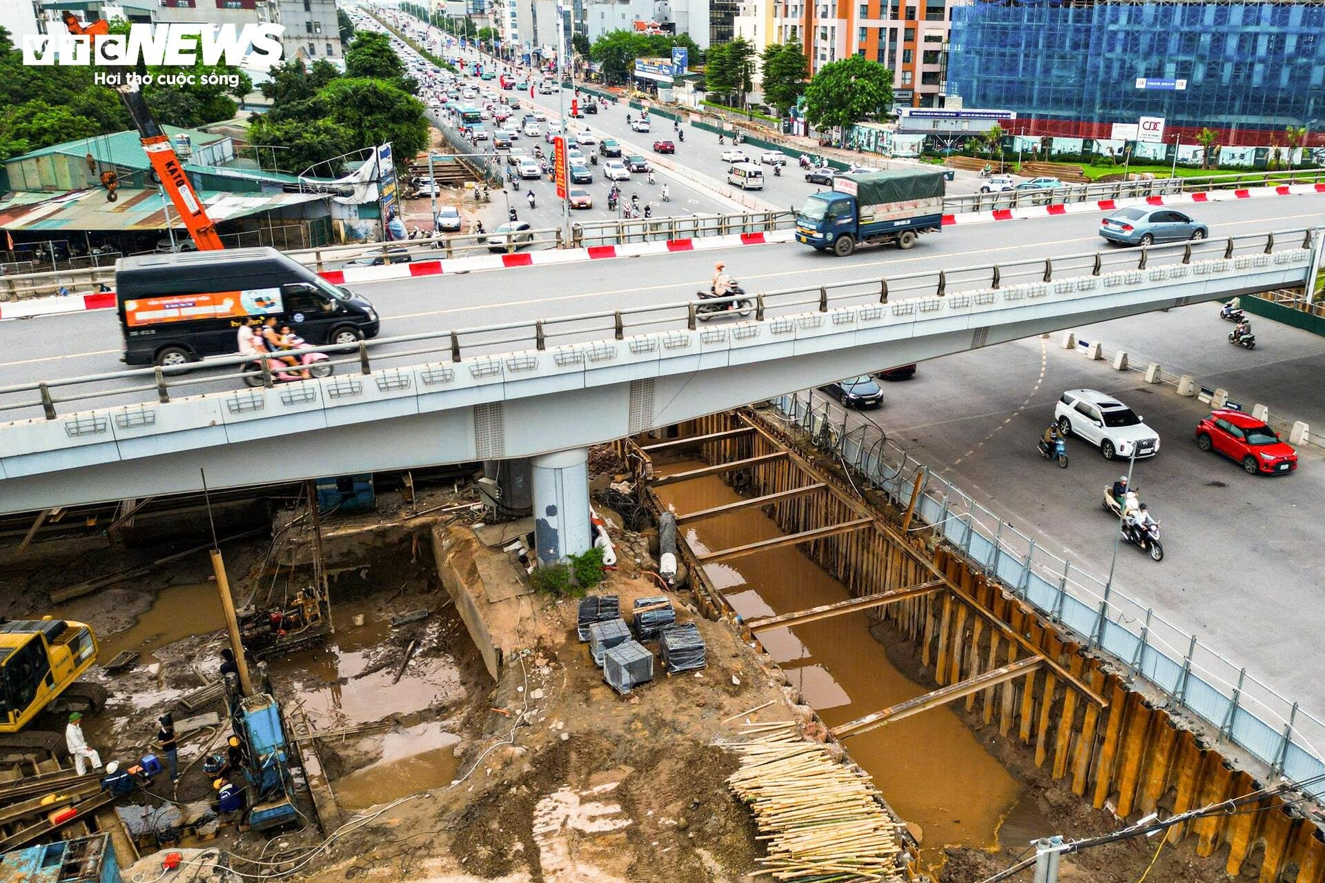 Công trường hầm chui gần 750 tỷ đồng dưới nút giao đông đúc phía Đông Hà Nội - 11