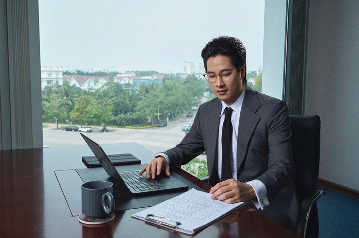 CEO V-Film Trần Đức Việt cho biết series phim về triều đại nhà Trần kéo dài nhiều mùa, mỗi mùa khoảng 10 tập, dự kiến sẽ công chiếu vào cuối năm nay.
