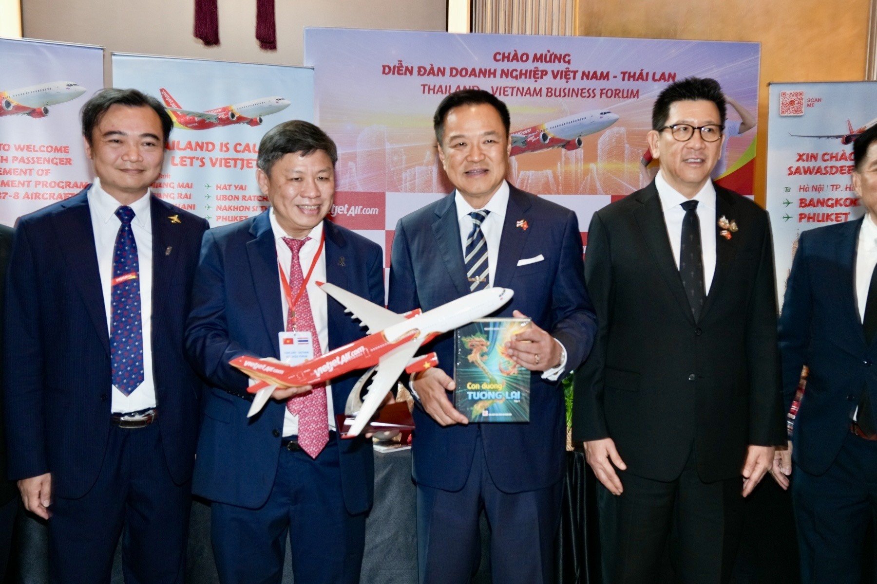 29-1780041786-vietjet-chao-mung-50-trieu-luot-khach-viet-nam-thai-lan-mo-ra-giai-doan-phat-trien-voi-doi-bay-boeing-the-he-moi