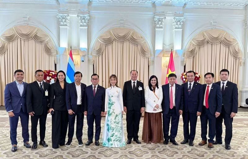 Lãnh đạo Vietjet và EECO tại Tòa nhà Chính phủ Thái Lan. anh-1a.jpg