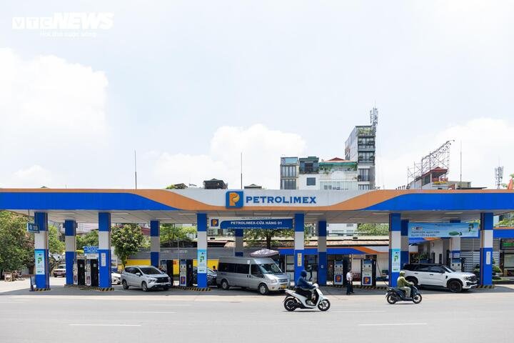 Ngày đầu bán xăng E10 toàn quốc: Người dân không còn lo lắng, thoải mái mua - 8