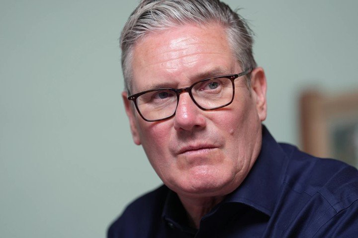Thủ tướng Anh Keir Starmer thậm chí đã gửi thư đề nghị TNT xem xét việc phát sóng miễn phí. (Nguồn: AP)