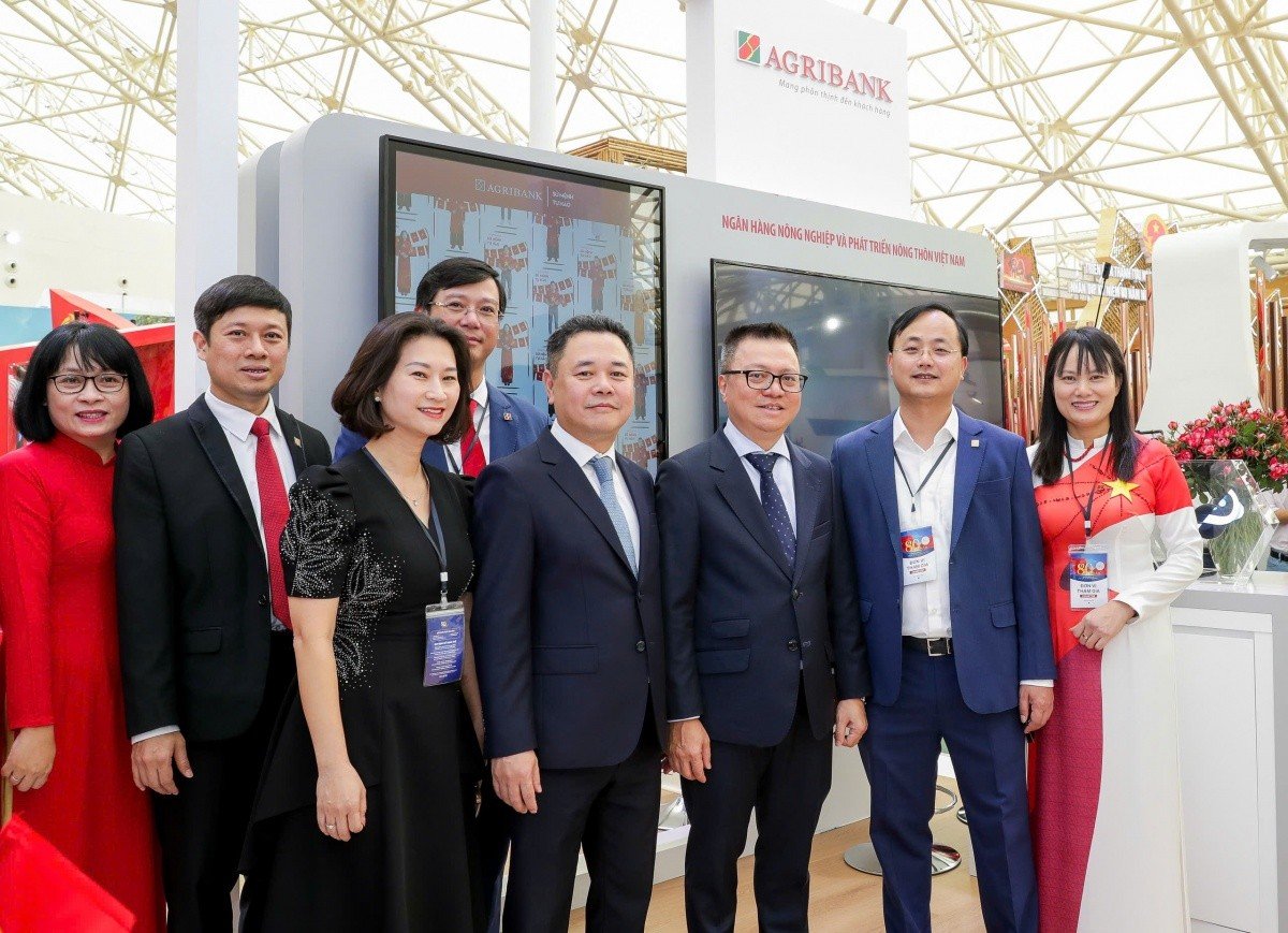 03-1780459958-agribank-thanh-tuu-tu-hao-trong-80-nam-hanh-trinh-doc-lap-tu-do-hanh-phuc-cua-dat-nuoc