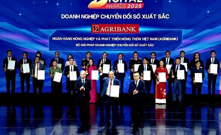 07-1780813460-cong-nghe-dan-loi-agribank-but-pha-chuyen-doi-so-nam-2025