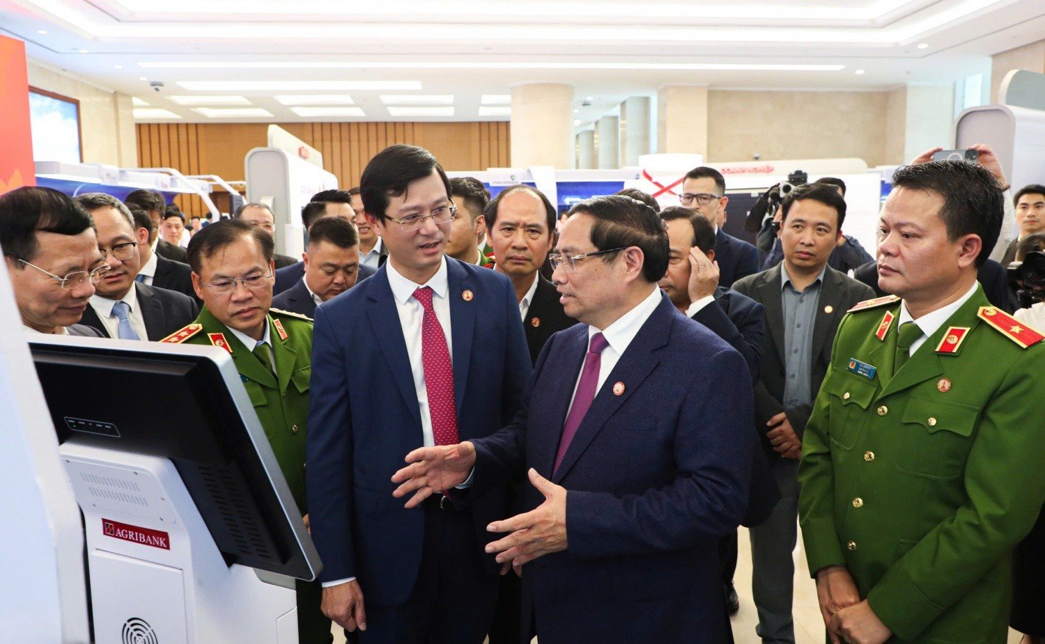 07-1780813495-cong-nghe-dan-loi-agribank-but-pha-chuyen-doi-so-nam-2025