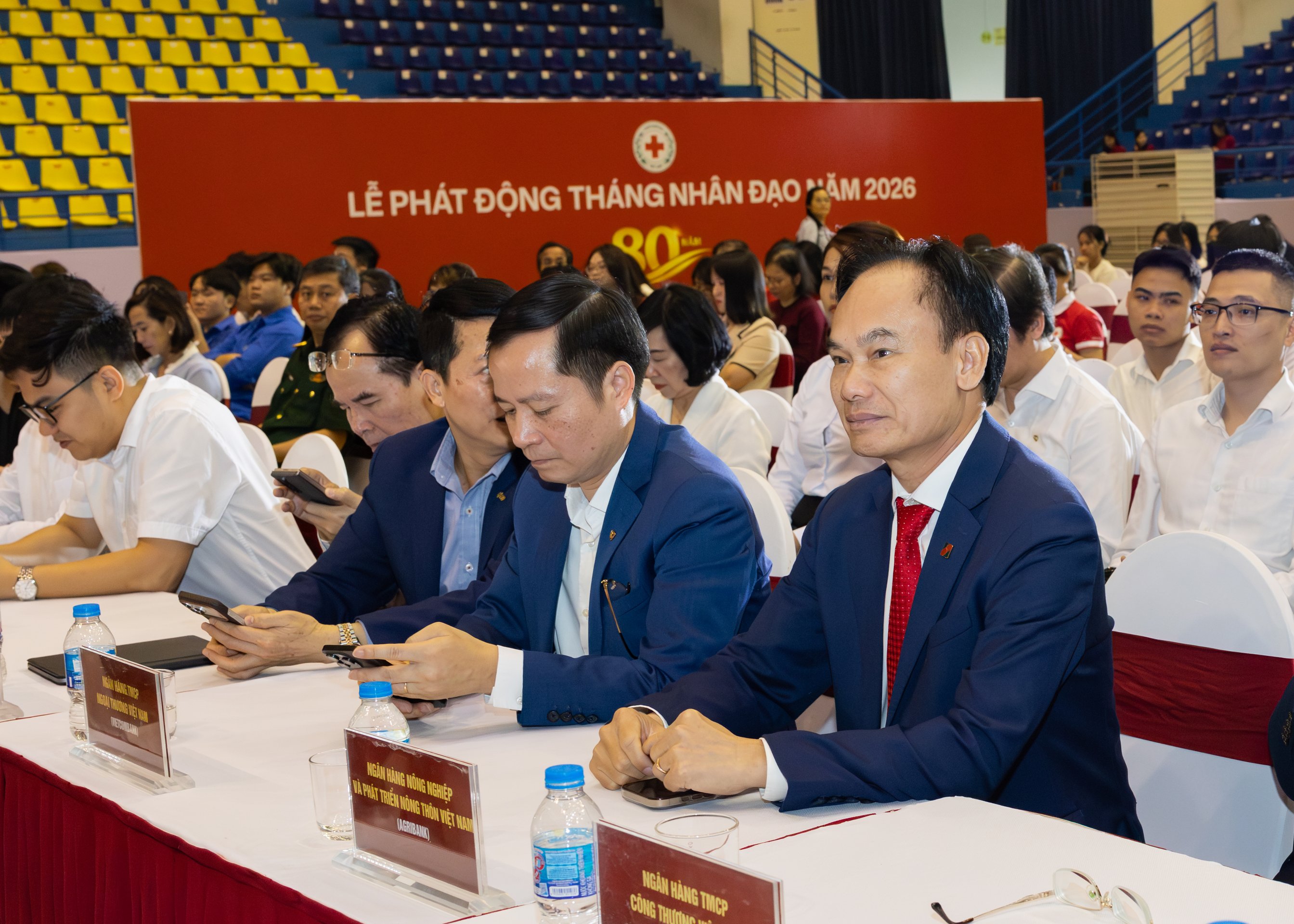 07-1780817427-agribank-ung-ho-20-ty-dong-huong-ung-thang-nhan-dao-nam-2026