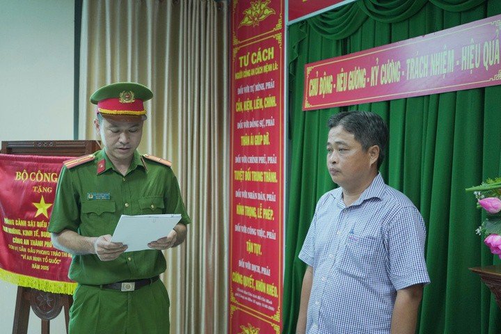 Ông Võ Chí Công hiện là Phó Trưởng Ban Tuyên giáo và Dân vận TP Cần Thơ, bị bắt vì lợi dụng chức vụ, quyền hạn khi thi hành công vụ. (Ảnh: CACC)