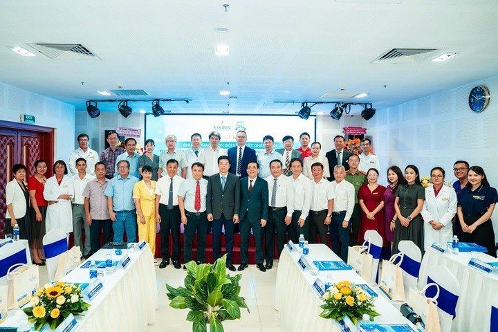 Lễ ký kết chuyển giao kỹ thuật ghép thận giữa Bệnh viện Trung ương Huế và Vinmec Nha Trang đánh dấu bước tiến mới trong phát triển y tế chuyên sâu tại Nam Trung Bộ.