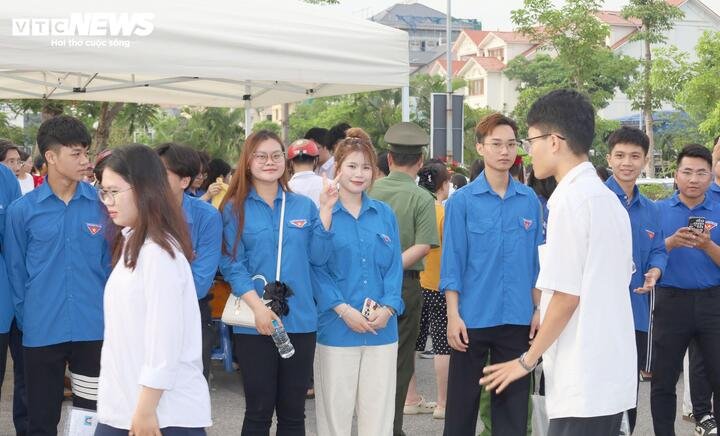 Theo Sở Giáo dục và Đào tạo Hải Phòng, kỳ thì THPT năm 2026, toàn thành phố có 57.158 thí sinh đăng ký dự thi, tăng 2.121 thí sinh so với kỳ thi năm 2025.