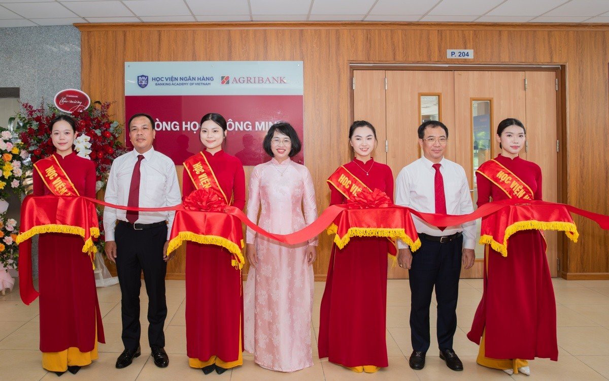 15-1781498393-agribank-tiep-suc-hoc-vien-ngan-hang-xay-dung-moi-truong-hoc-tap-hien-dai
