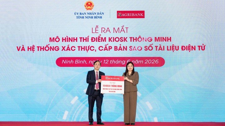 15-1781499235-agribank-dong-hanh-cung-tinh-ninh-binh-trien-khai-mo-hinh-kiosk-thong-minh