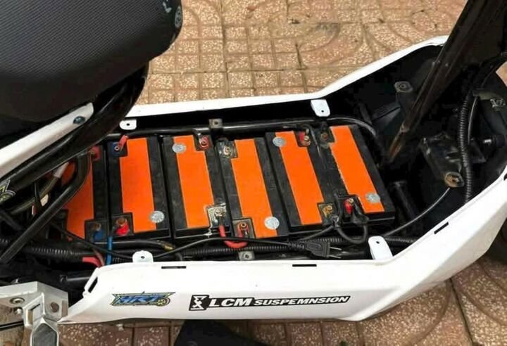 Theo Cục CSGT, hành vi độ chế xe điện không chỉ vi phạm quy định của pháp luật mà còn đe dọa trực tiếp đến tính mạng, sức khỏe của người điều khiển và những người tham gia giao thông khác. (Ảnh: Cục CSGT)