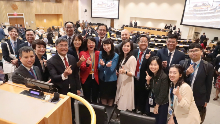 PGS.TS. Nguyễn Thị Lan Anh cùng các cộng sự.