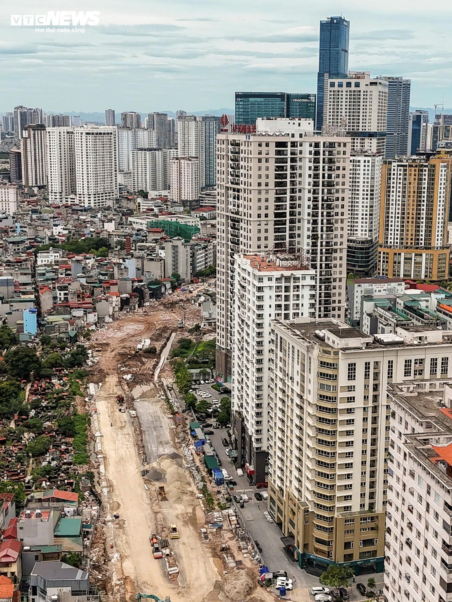 Hình hài tuyến đường Vành đai 2,5 qua Cầu Giấy sau gần 3 tháng thi công - 2