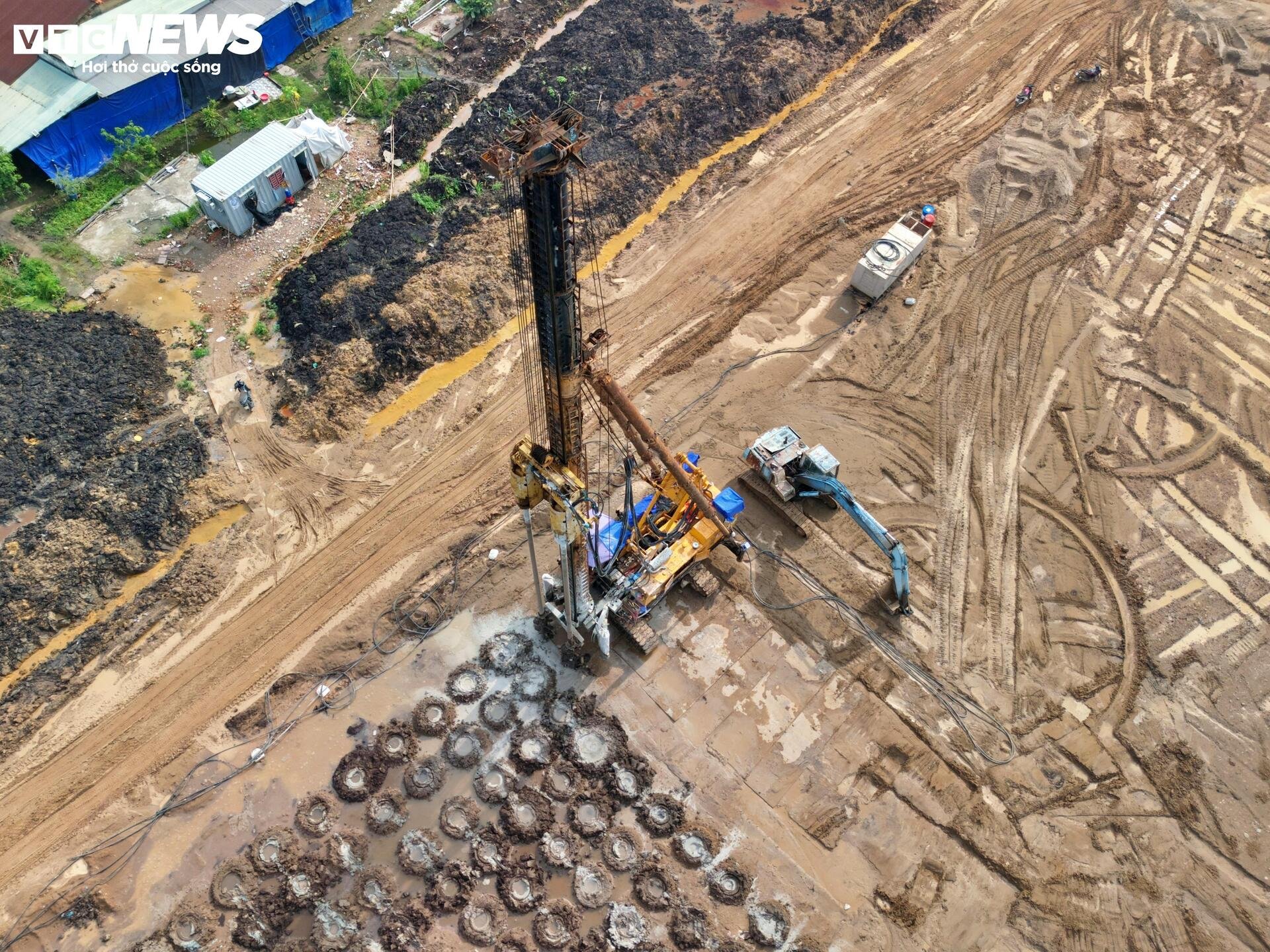 Tấp nập thi công đường huyết mạch kết nối sân bay Long Thành - 6