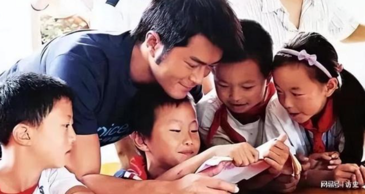 Điều khiến câu chuyện của Tăng Vỹ Quyền được nhắc lại nhiều là mối quan hệ với Cổ Thiên Lạc. (Ảnh: Sohu)