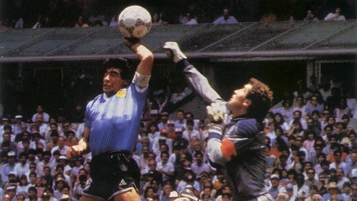 Maradona và bàn thắng tranh cãi tại World Cup 1986.