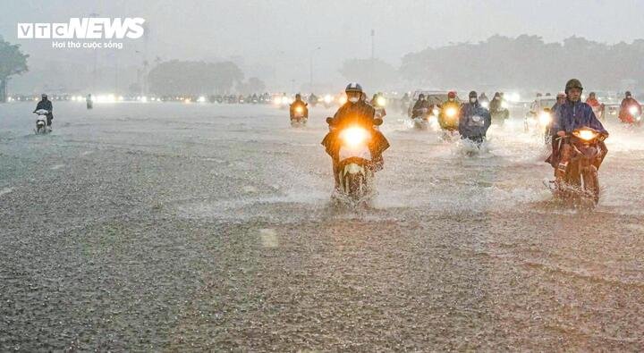 Miền Bắc sắp hứng mưa kết thúc đợt nắng nóng 40°C. (Ảnh minh hoạ: Minh Đức)