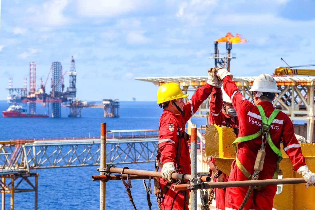 Từ thực tiễn tại Bạch Hổ, Vietsovpetro trở thành một “trường học lớn” của ngành dầu khí Việt Nam, nơi nhiều thế hệ cán bộ, kỹ sư, công nhân trưởng thành. Ảnh: Petrovietnam