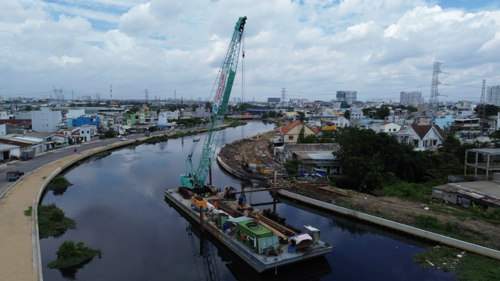 Cải tạo kênh rạch, chỉnh trang đô thị, chăm lo chỗ ở cho người dân là việc làm mà TP.HCM đã tiên phong, kiên trì thực hiện từ những năm 80.