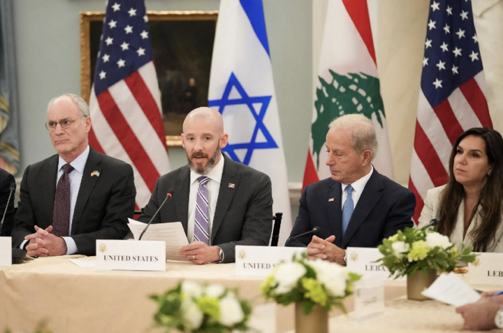 Đại diện Mỹ, Lebanon, Israel đàm phán tại trụ sở Bộ Ngoại giao Mỹ ở Washington. (Ảnh: Reuters)