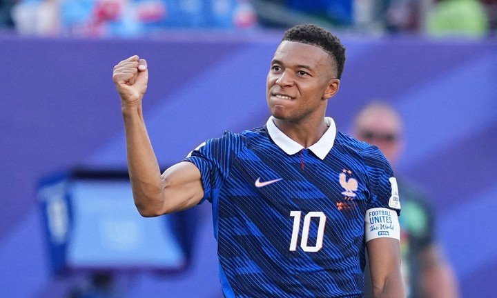 Mbappe đưa đội tuyển Pháp vào tứ kết. (Ảnh: AP)