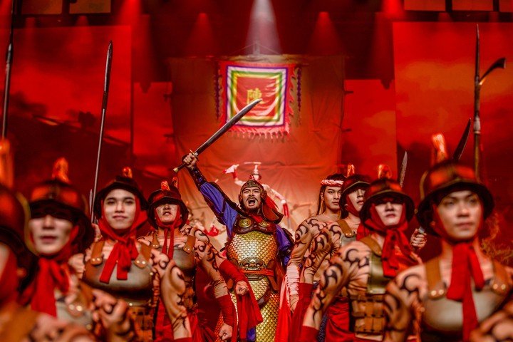 Show diễn thực cảnh - sân khấu nhập vai Đất nước Thiên Hùng Ca đang gây sốt sau buổi công chiếu sớm.