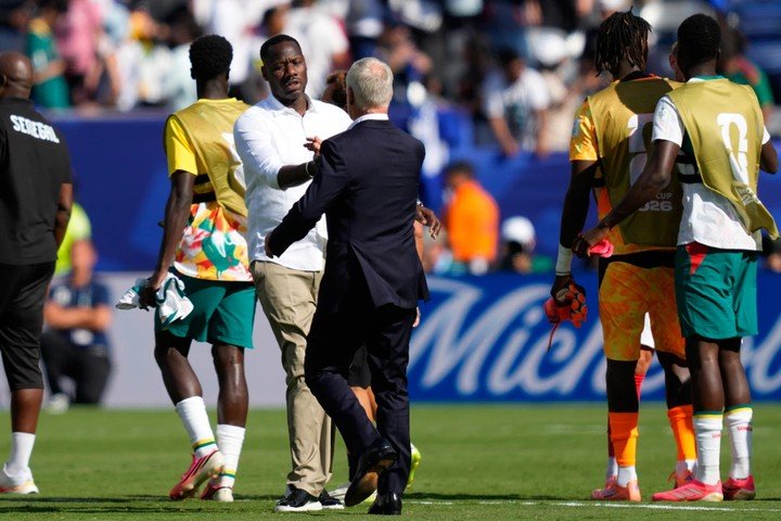 HLL Pape Thiaw và một số thành viên liên đoàn dính bê bối sau thất bại tại World Cup 2026. (Ảnh: AP)