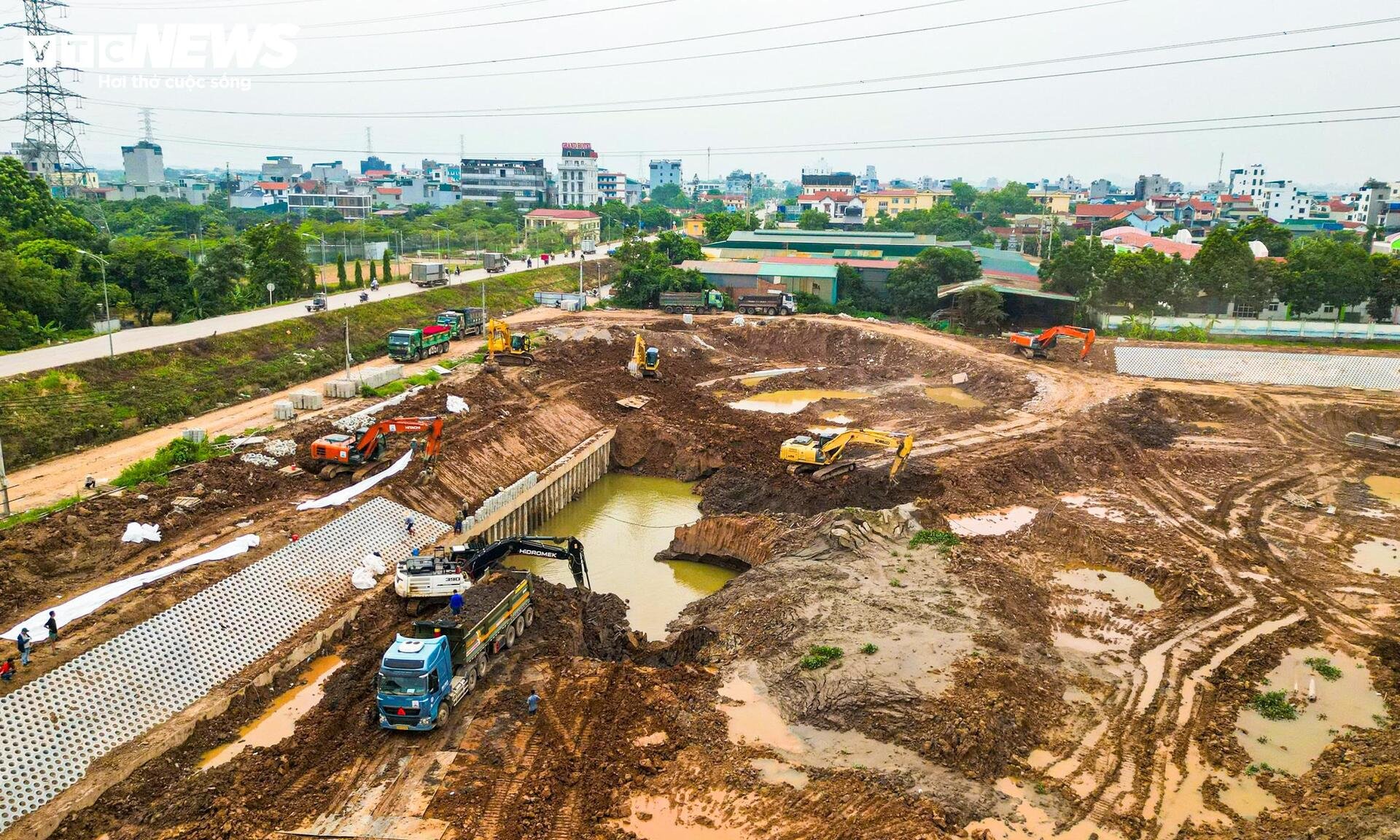 Hà Nội đưa vào vận hành nhiều công trình chống ngập trước mùa mưa - 14