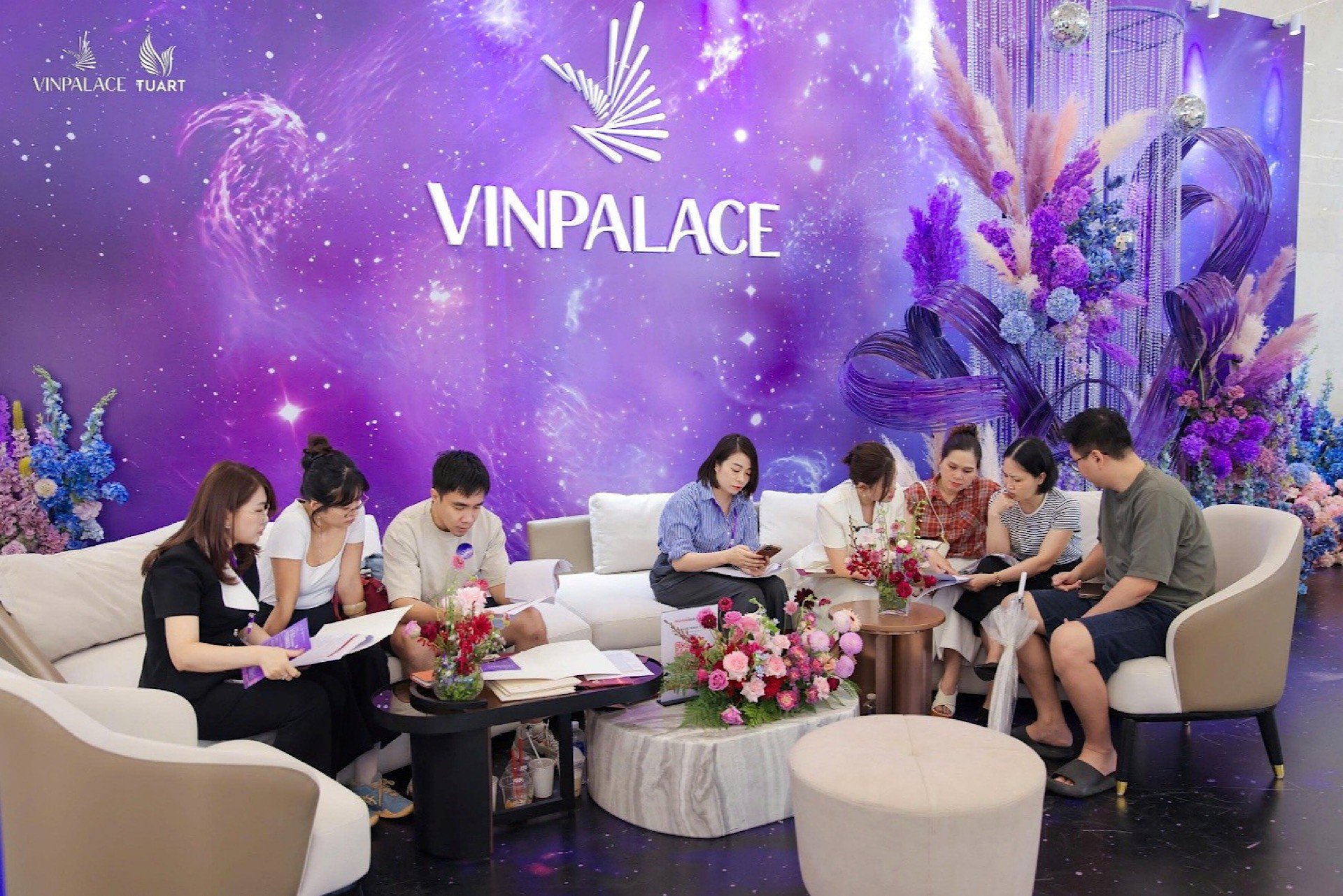 05-1783242545-hang-nghin-khach-do-ve-dai-tiec-cuoi-the-vietnam-grand-weddx-2026