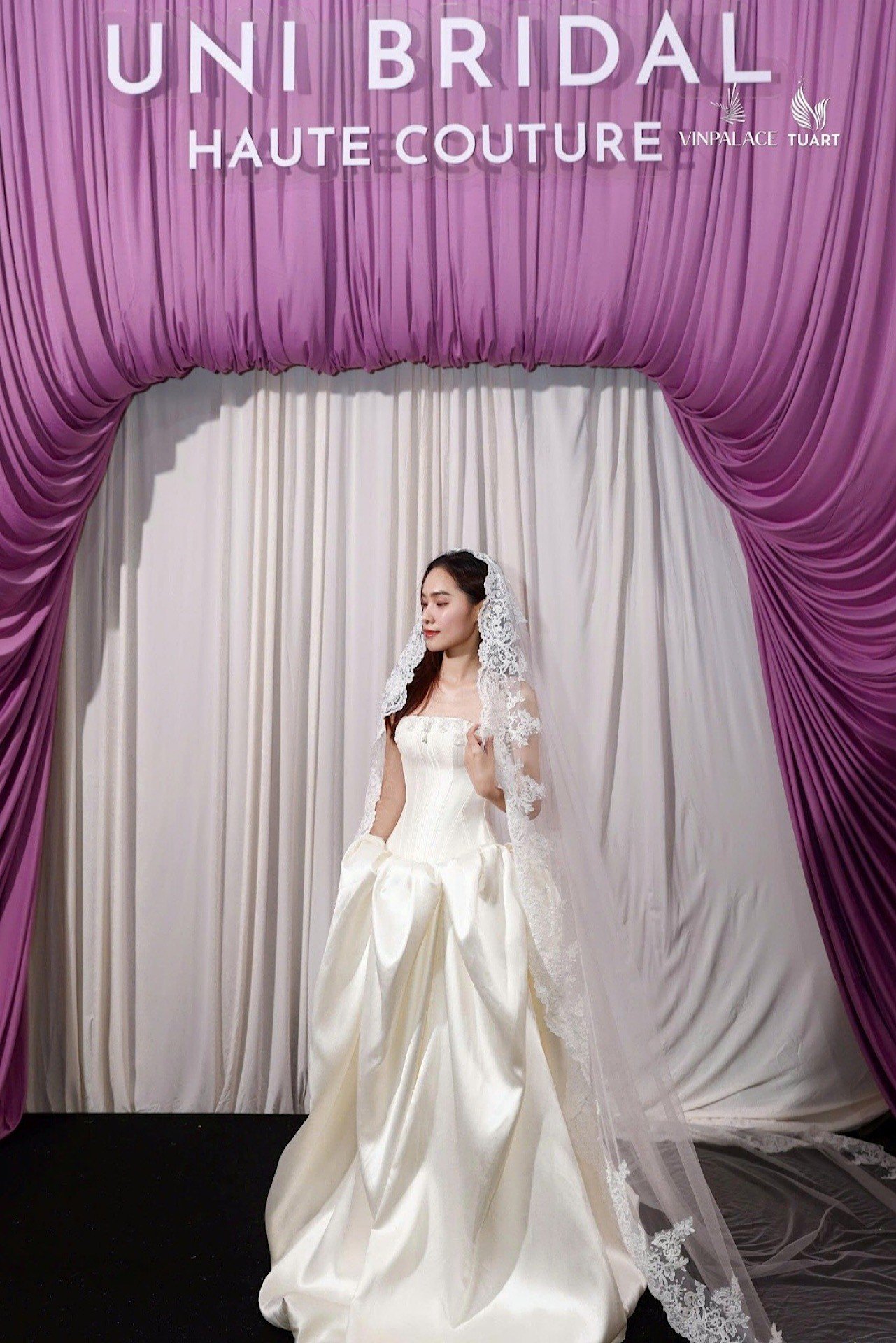 05-1783242546-hang-nghin-khach-do-ve-dai-tiec-cuoi-the-vietnam-grand-weddx-2026