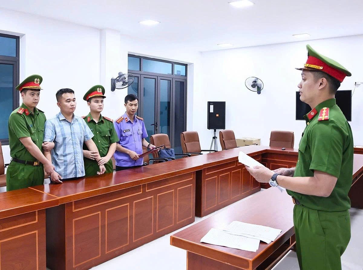 06-1783298918-nong-giu-khan-cap-mot-giao-vien-truong-thpt-chuyen-tuyen-quang