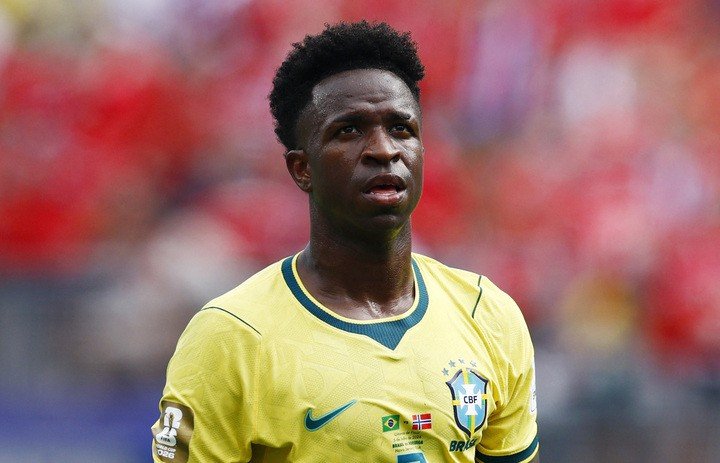Vinicius không được đá phạt đền cho Brazil.