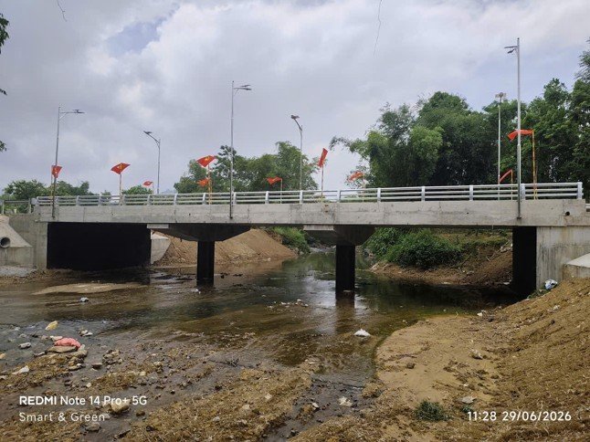 06-1783308295-cau-thanh-vuong-nhip-cau-hoa-binh-tren-vung-dat-can-cu-cach-mang
