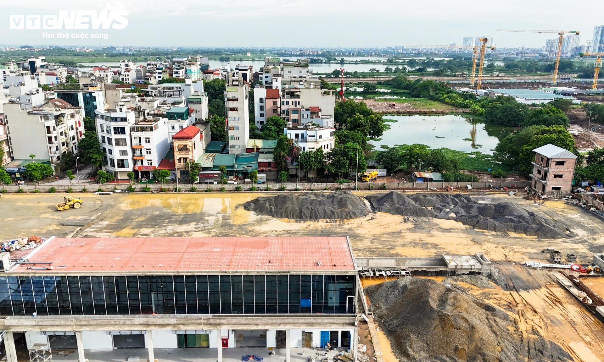 Toàn cảnh bến xe thứ 7 ở Hà Nội trước ngày khai thác - 10