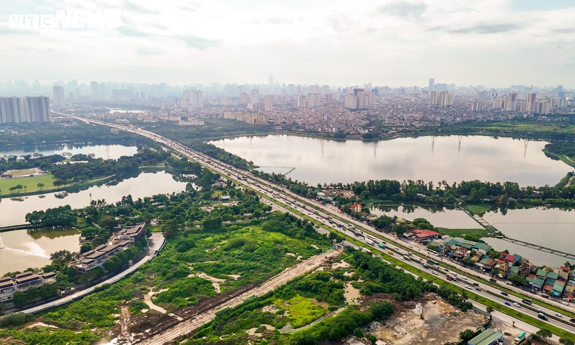 Toàn cảnh bến xe thứ 7 ở Hà Nội trước ngày khai thác - 13